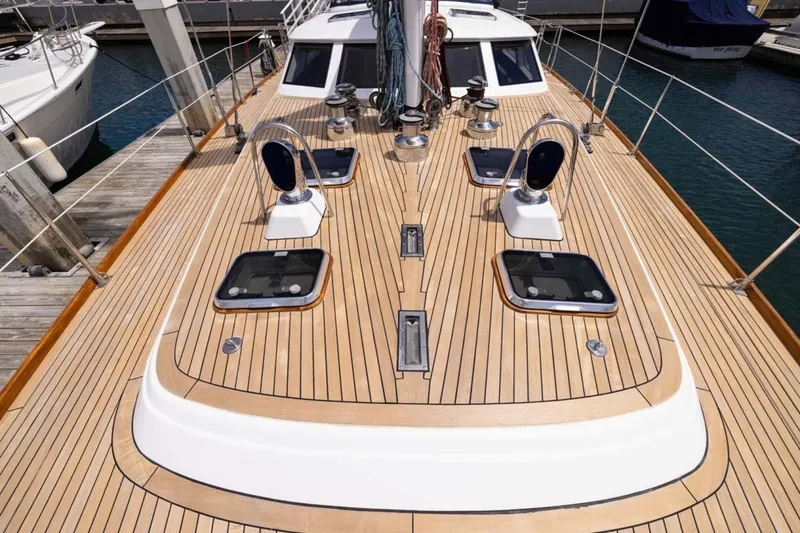 Slide: The Image of Admiral Marine Center Cockpit 1999 - 37
