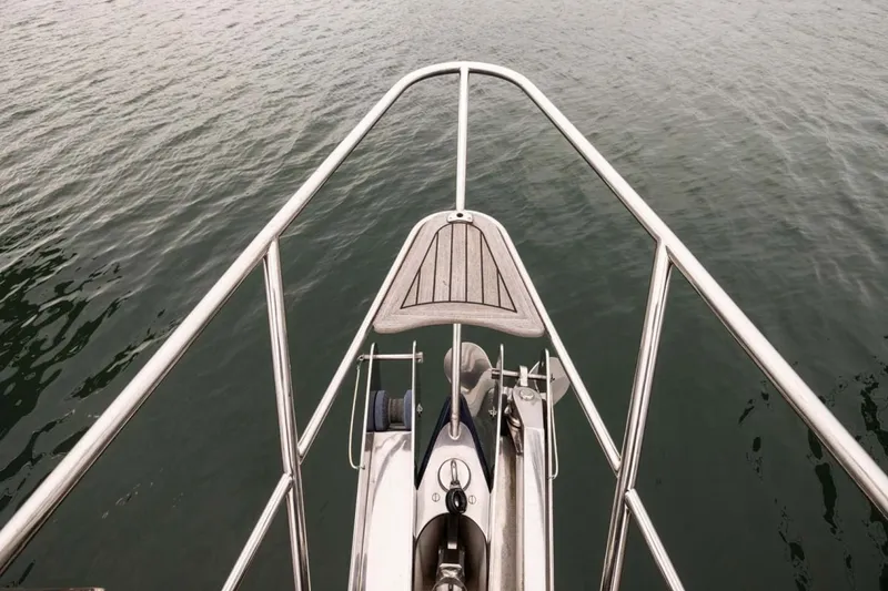 Slide: The Image of Admiral Marine Center Cockpit 1999 - 32