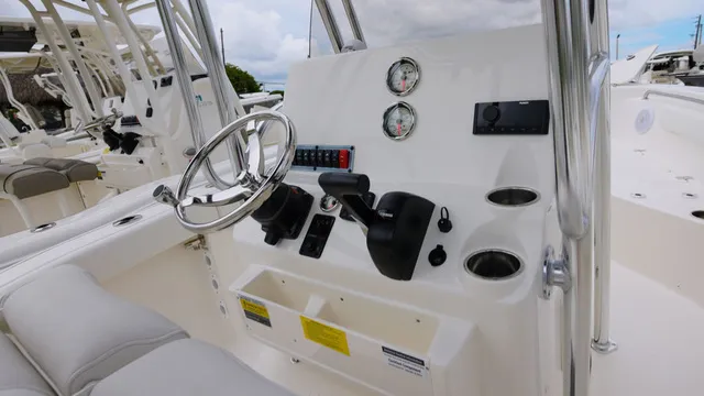 Slide: The Image of Key West Boats 203 FS 2025 - 12