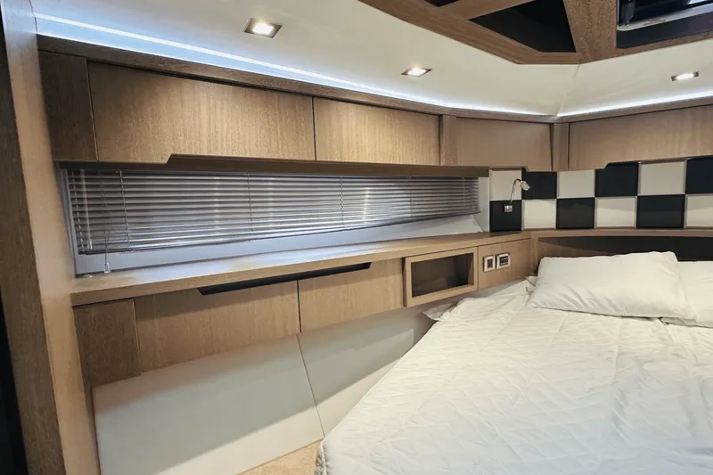 Slide: The Image of Galeon 485 HTS 2018 - 47