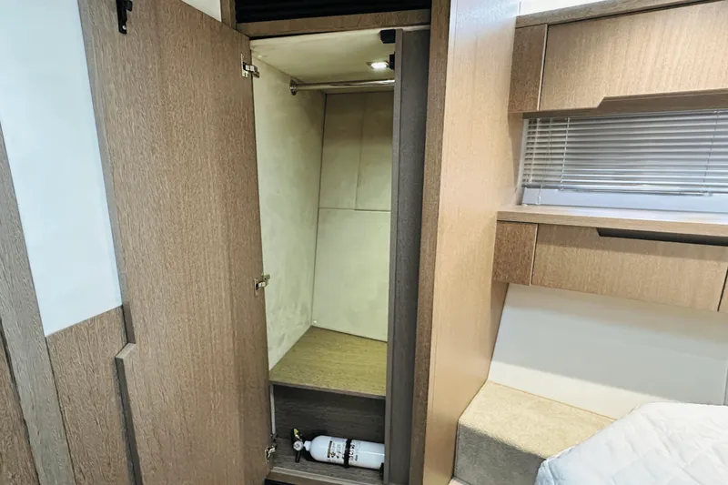 Slide: The Image of Galeon 485 HTS 2018 - 49