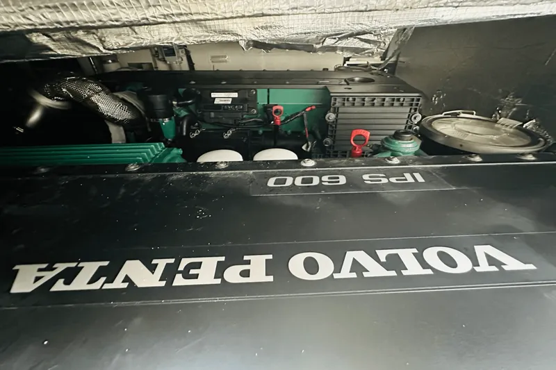 Slide: The Image of Galeon 485 HTS 2018 - 89