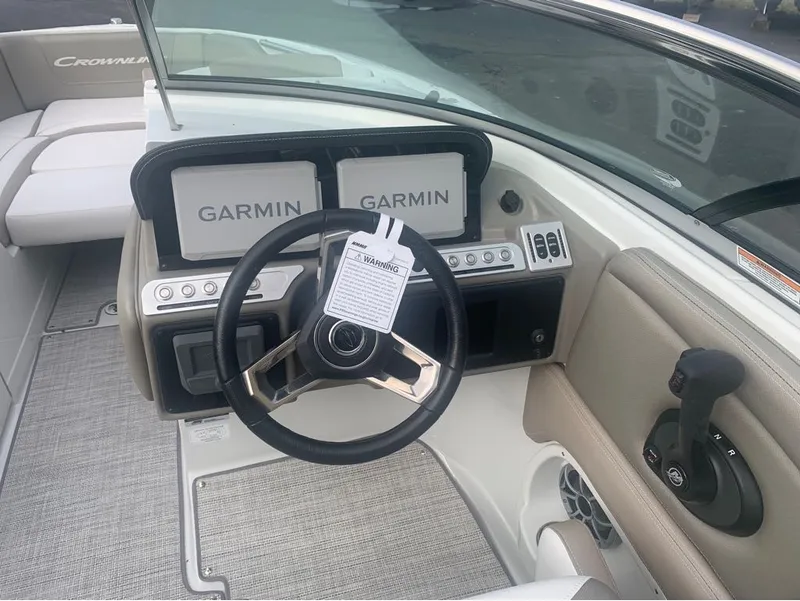 Slide: The Image of Crownline Boats 250 XSS 2024 - 16