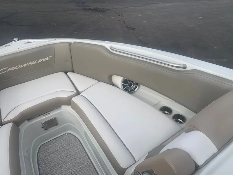 Slide: The Image of Crownline Boats 250 XSS 2024 - 8