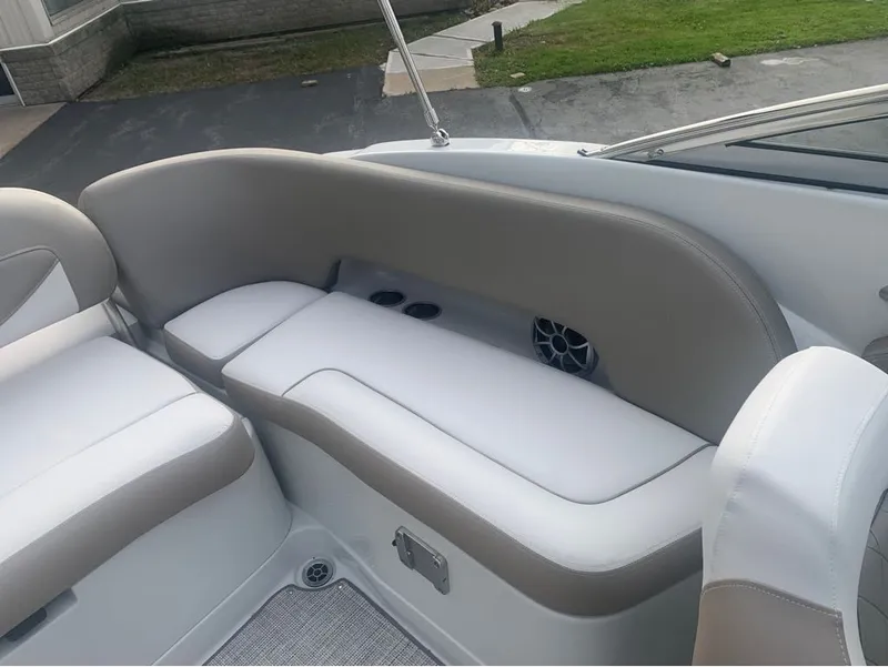 Slide: The Image of Crownline Boats 250 XSS 2024 - 19