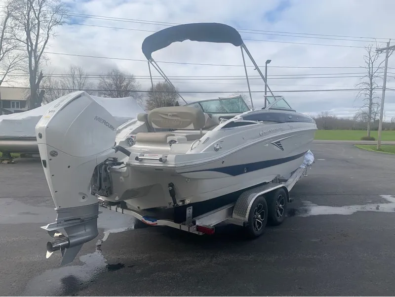 Slide: The Image of Crownline Boats 250 XSS 2024 - 4
