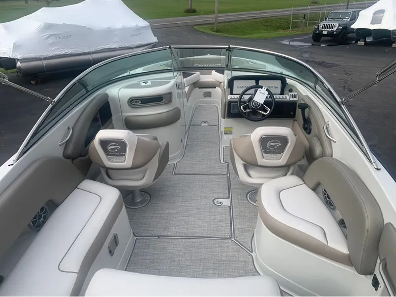 Slide: The Image of Crownline Boats 250 XSS 2024 - 7
