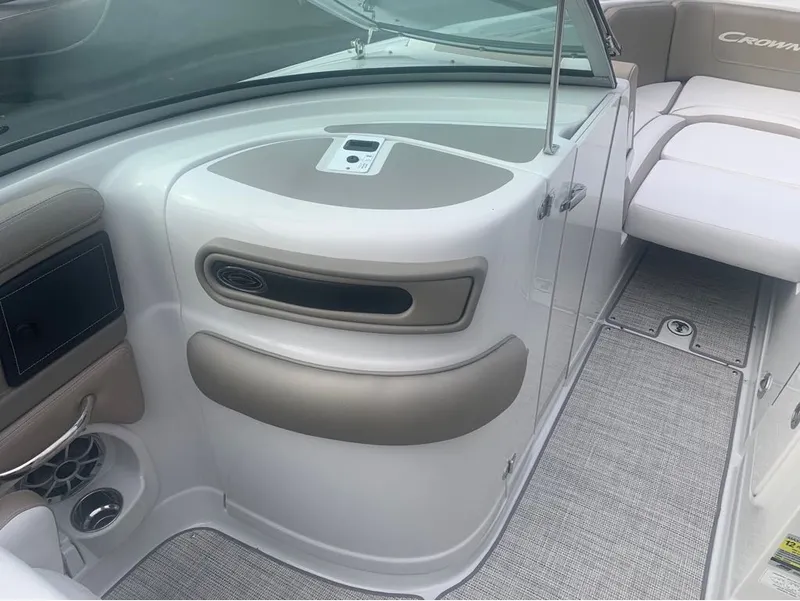 Slide: The Image of Crownline Boats 250 XSS 2024 - 14