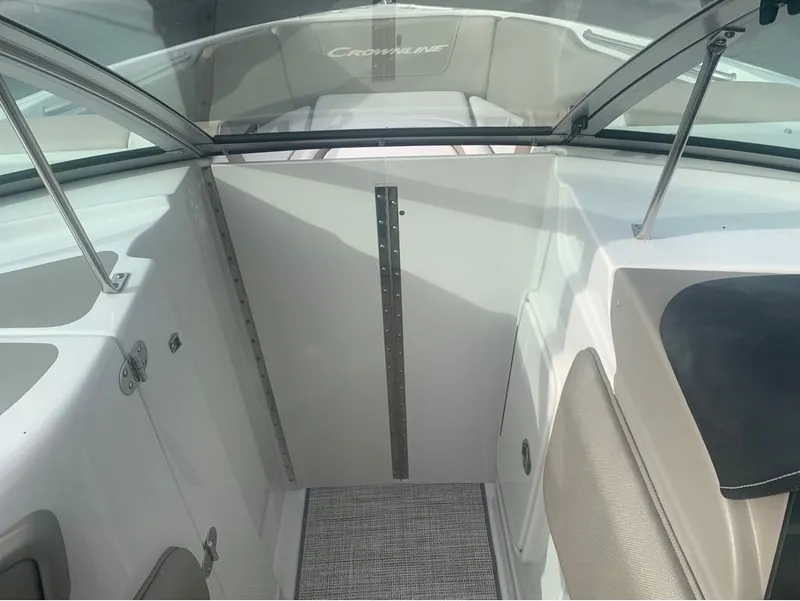 Slide: The Image of Crownline Boats 250 XSS 2024 - 13