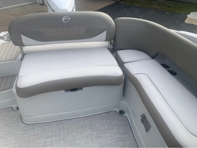 Slide: The Image of Crownline Boats 250 XSS 2024 - 20