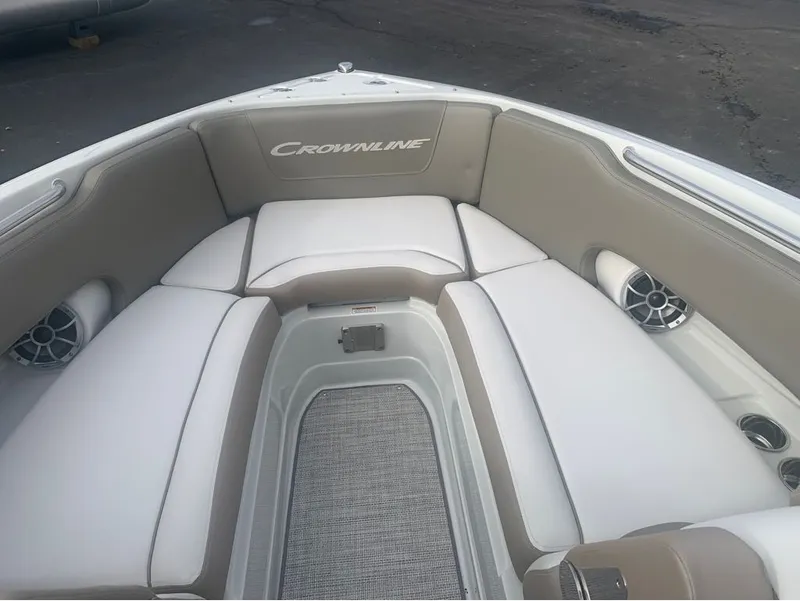 Slide: The Image of Crownline Boats 250 XSS 2024 - 9
