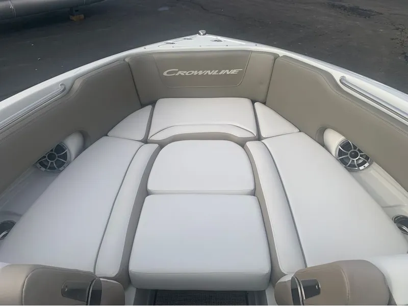 Slide: The Image of Crownline Boats 250 XSS 2024 - 12