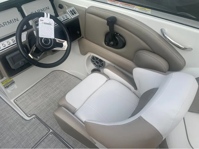 Slide: The Image of Crownline Boats 250 XSS 2024 - 23