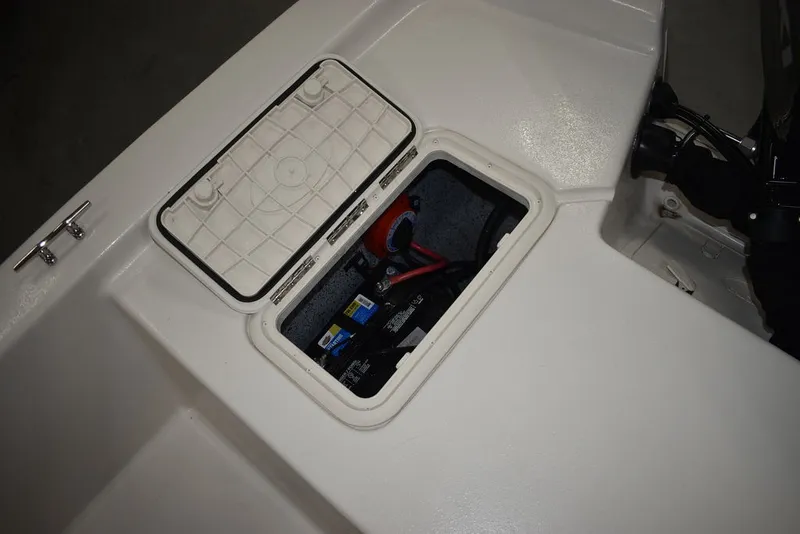 Slide: The Image of Carolina E18 JVX Center Console 2025 - 18