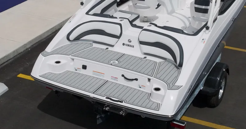 Slide: The Image of Yamaha 195S 2026 - 3
