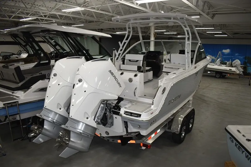 Slide: The Image of Blackfin 252DC 2025 - 5