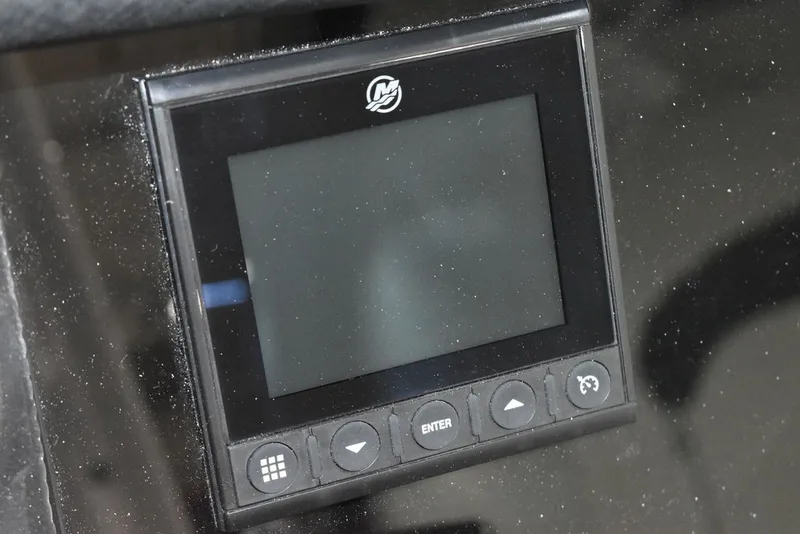 Slide: The Image of Blackfin 252DC 2025 - 52