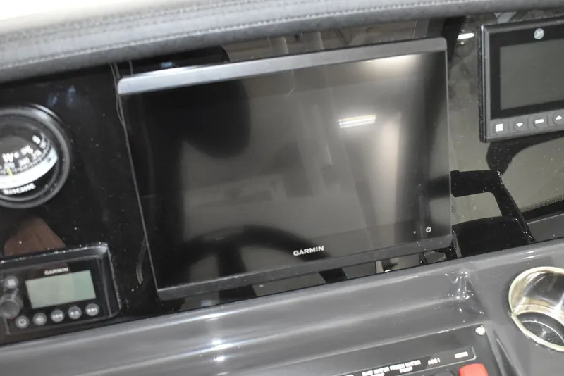 Slide: The Image of Blackfin 252DC 2025 - 53