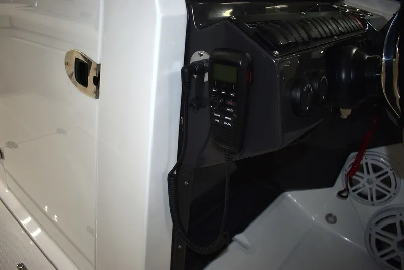 Slide: The Image of Blackfin 252DC 2025 - 56