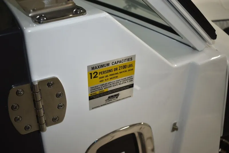 Slide: The Image of Blackfin 252DC 2025 - 57