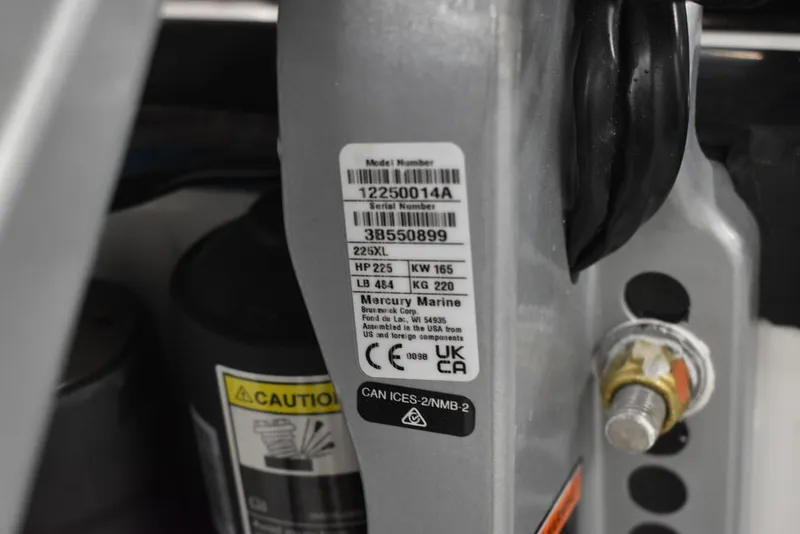 Slide: The Image of Blackfin 252DC 2025 - 75