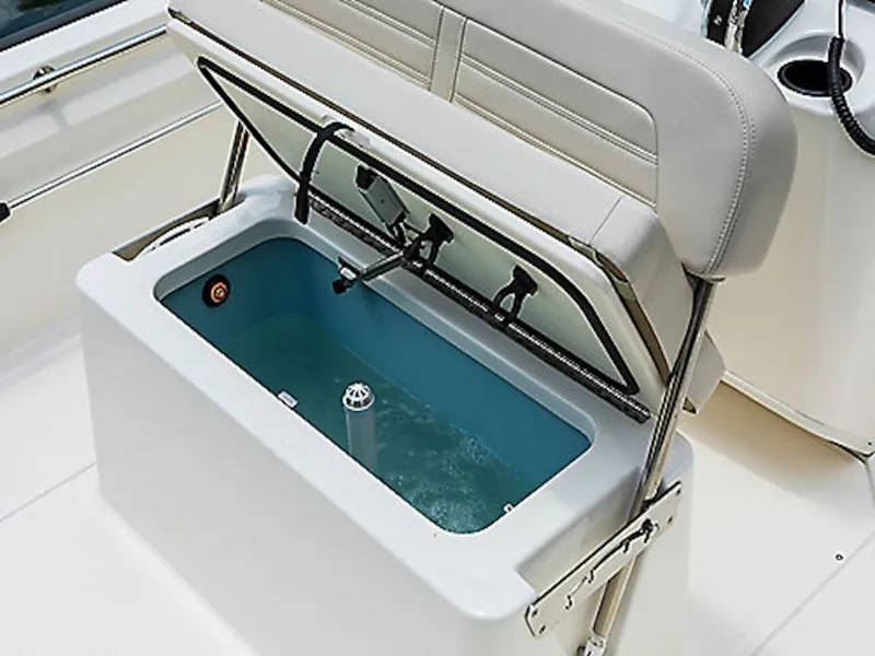 Slide: The Image of Boston Whaler 170 Montauk 2026 - 4