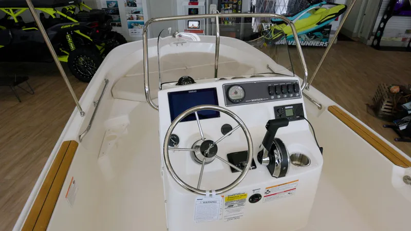 Slide: The Image of Boston Whaler 170 Montauk 2026 - 15