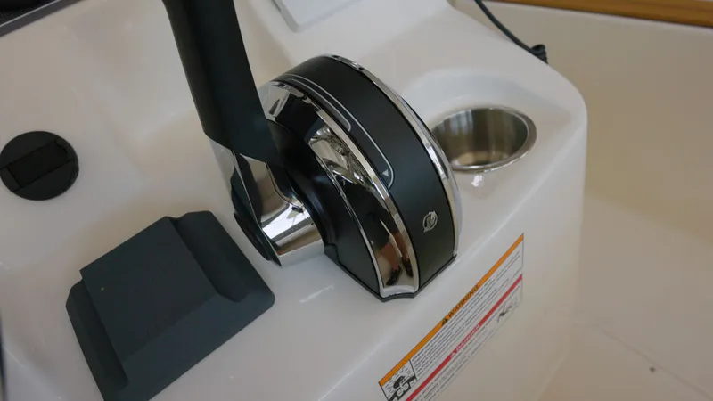Slide: The Image of Boston Whaler 170 Montauk 2026 - 14