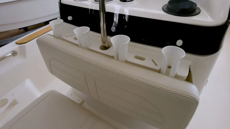Slide: The Image of Boston Whaler 170 Montauk 2026 - 17