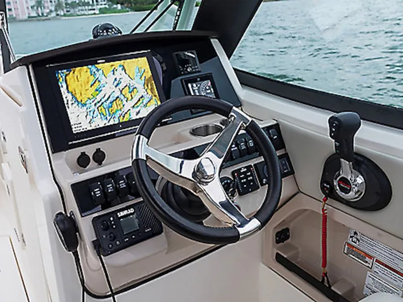 Slide: The Image of Boston Whaler 240 Vantage 2026 - 19