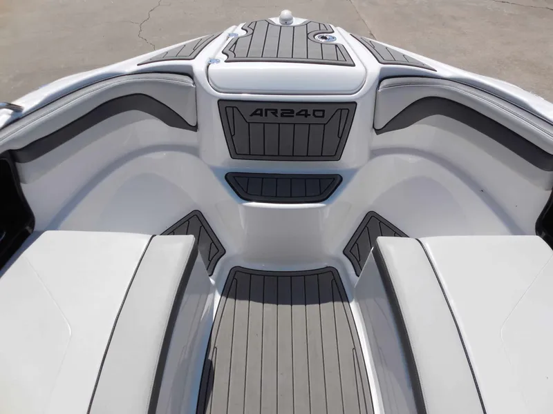 Slide: The Image of Yamaha AR240 2019 - 16
