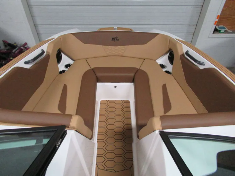 Slide: The Image of MasterCraft NXT 22 2027 - 3