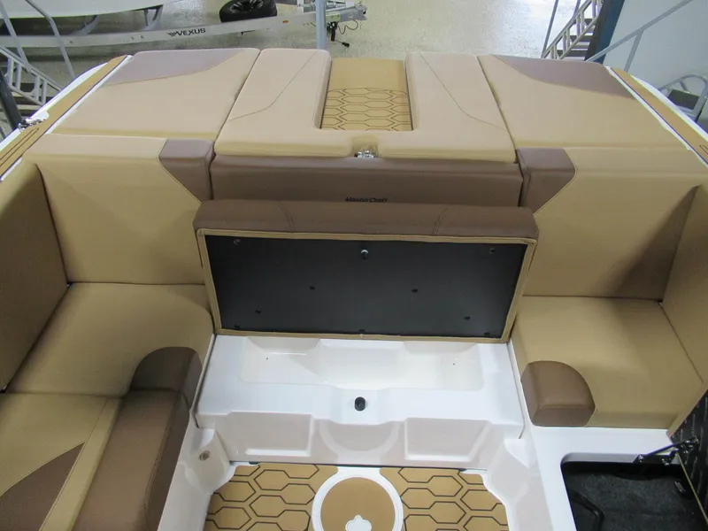 Slide: The Image of MasterCraft NXT 22 2027 - 6
