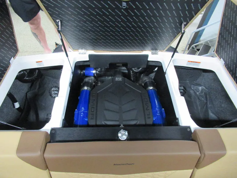 Slide: The Image of MasterCraft NXT 22 2027 - 10
