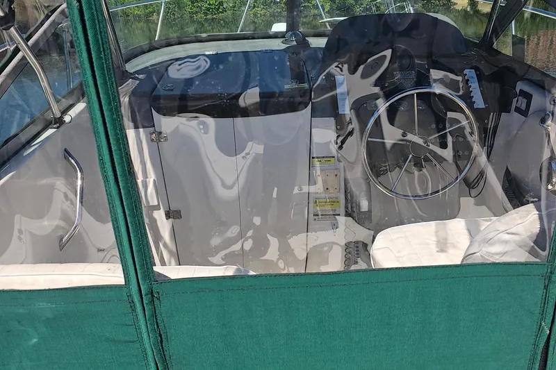 Slide: The Image of Bayliner 2000 Trophy 2000 - 3