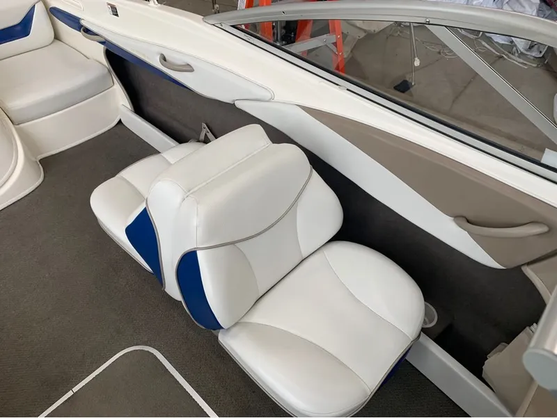 Slide: The Image of Bayliner 205 2004 - 13