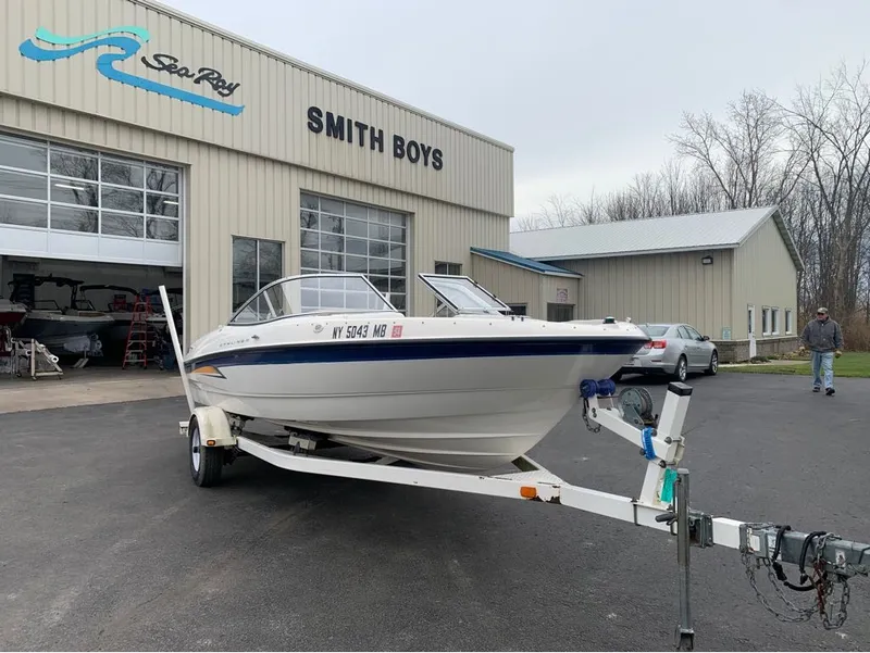 The Image of Bayliner 205 2004 - 0