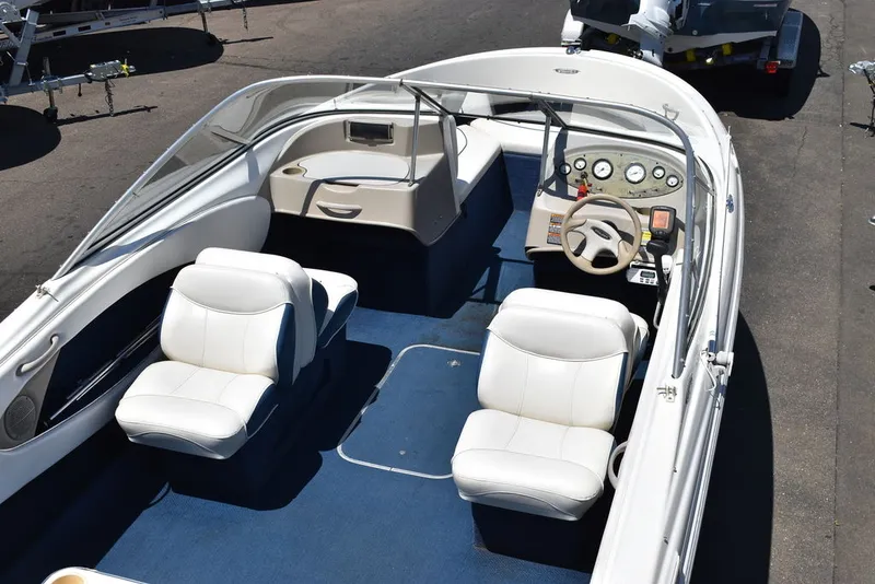 Slide: The Image of Bayliner 2150 Capri Bowrider 2001 - 10
