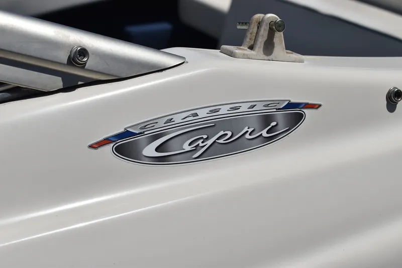 Slide: The Image of Bayliner 2150 Capri Bowrider 2001 - 14