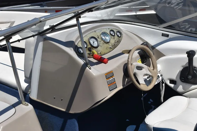 Slide: The Image of Bayliner 2150 Capri Bowrider 2001 - 15