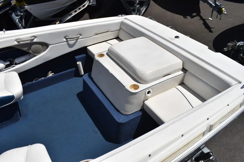 Slide: The Image of Bayliner 2150 Capri Bowrider 2001 - 17