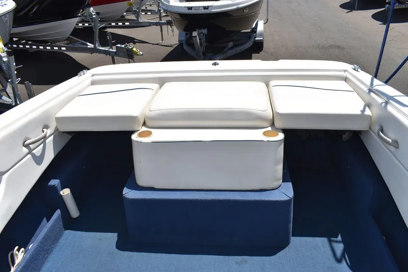 Slide: The Image of Bayliner 2150 Capri Bowrider 2001 - 19