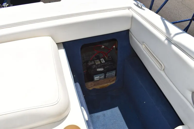 Slide: The Image of Bayliner 2150 Capri Bowrider 2001 - 21