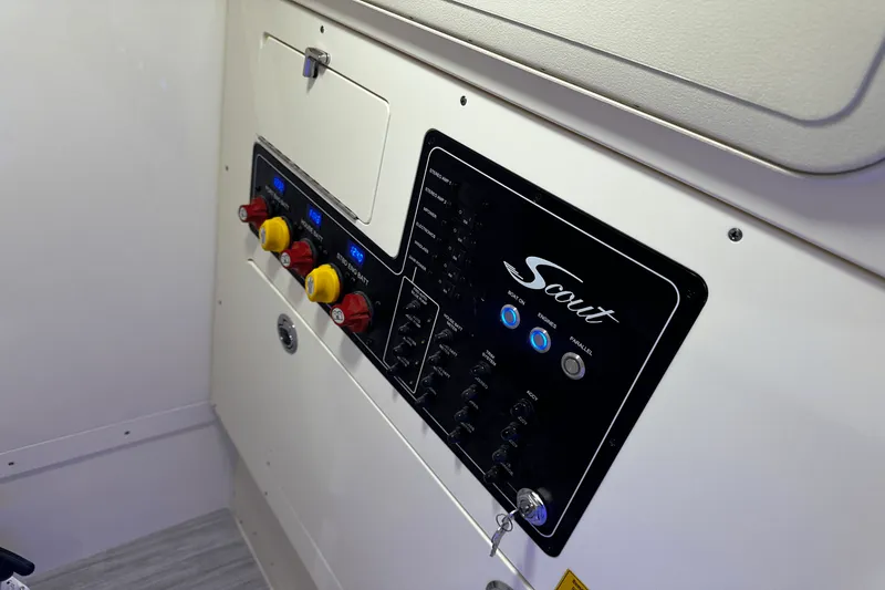 Slide: The Image of Scout 260 LXF 2025 - 19