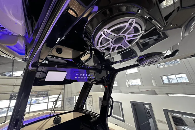 Slide: The Image of Scout 260 LXF 2025 - 21