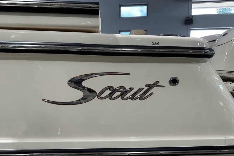 Slide: The Image of Scout 260 LXF 2025 - 6