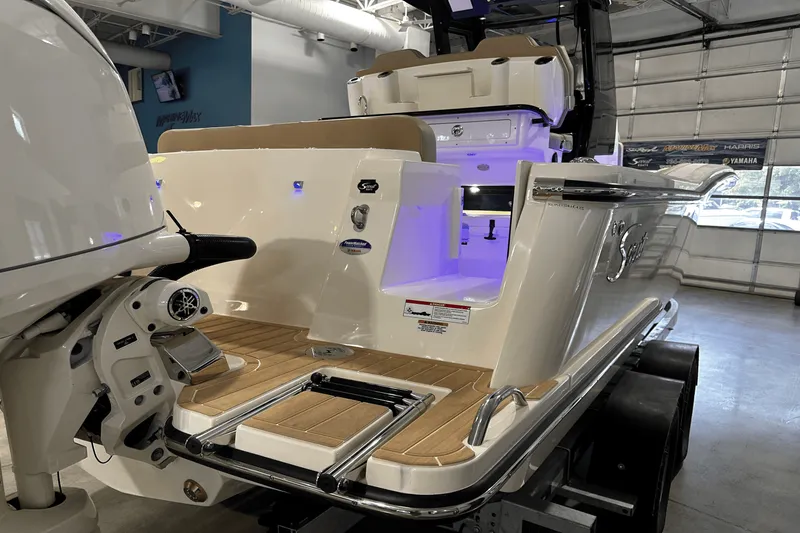 Slide: The Image of Scout 260 LXF 2025 - 7