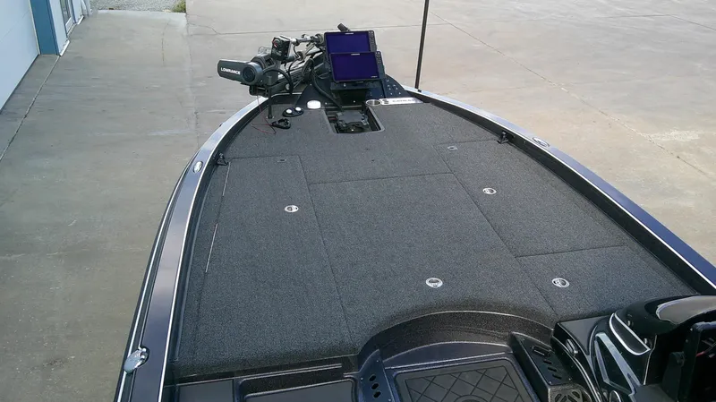 Slide: The Image of Caymas CX 21 PRO 2025 - 10