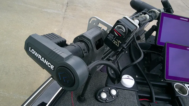 Slide: The Image of Caymas CX 21 PRO 2025 - 14