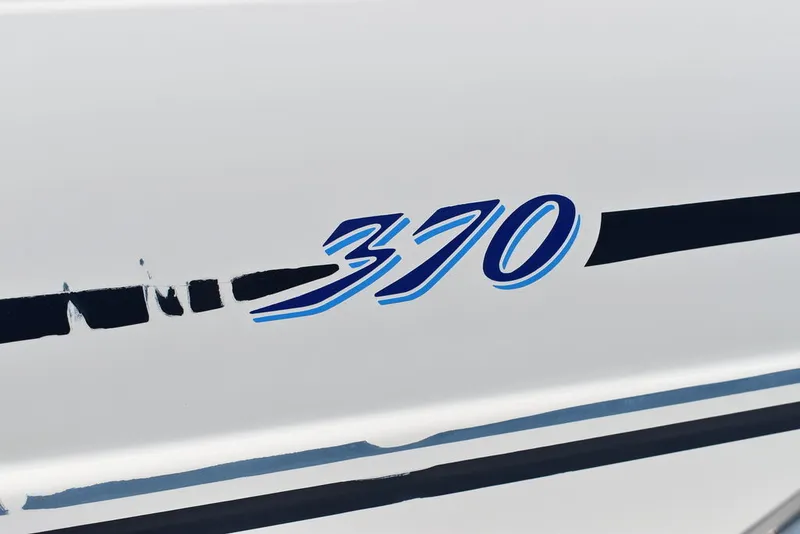 Slide: The Image of Sea Ray 370 Sundancer 1995 - 10